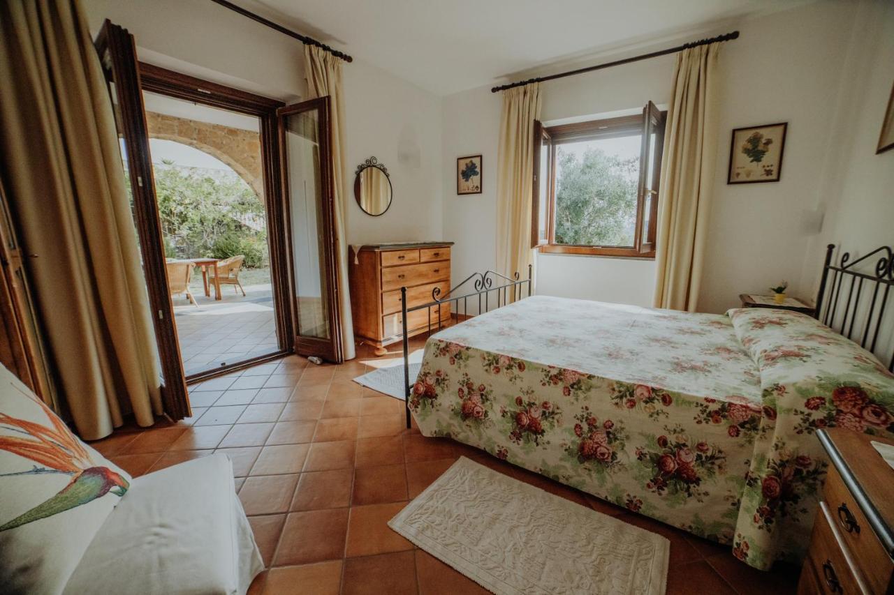 カプリオーリ Residenza Golfo Degli Uliviアパートホテル エクステリア 写真