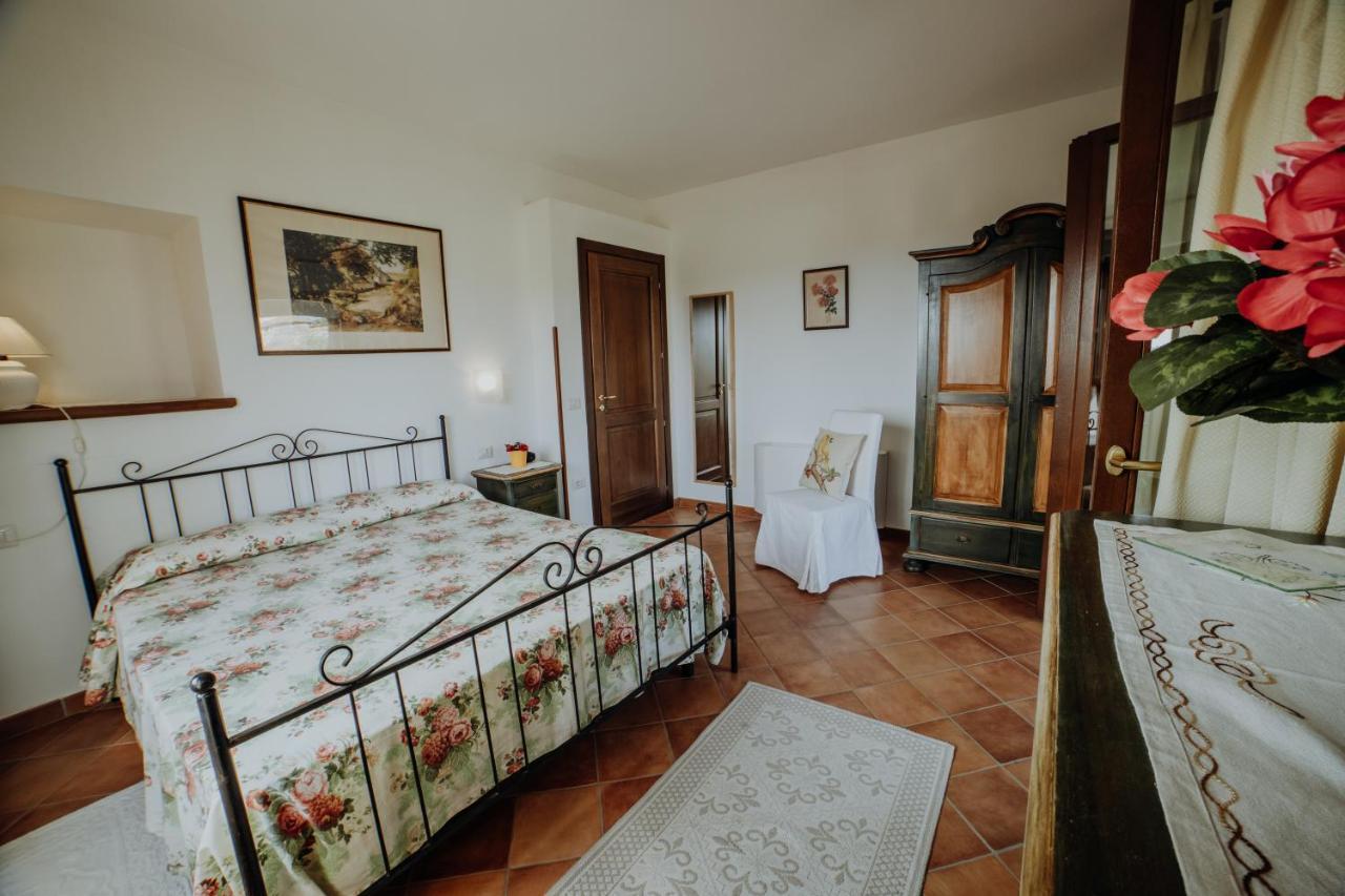 カプリオーリ Residenza Golfo Degli Uliviアパートホテル エクステリア 写真