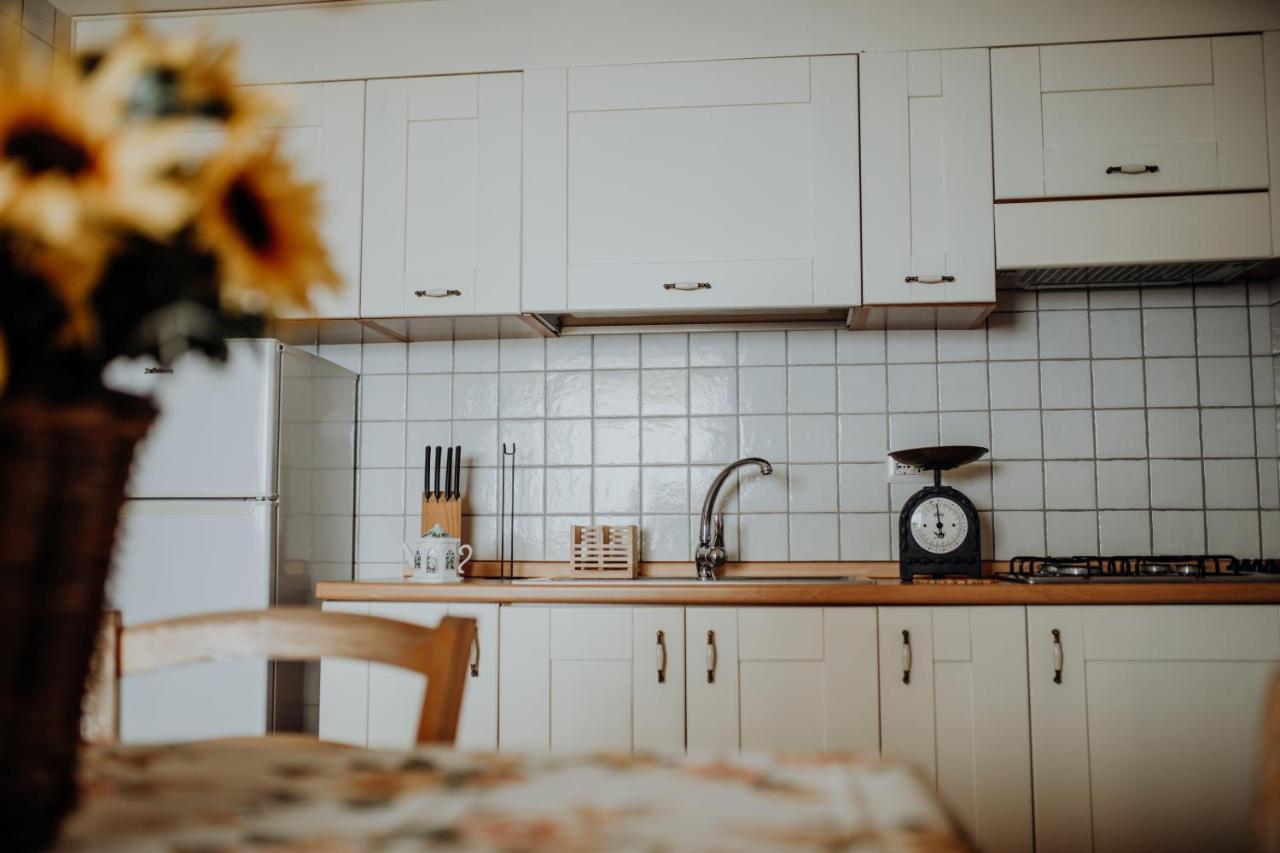 カプリオーリ Residenza Golfo Degli Uliviアパートホテル エクステリア 写真