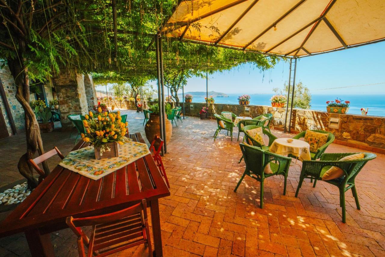 カプリオーリ Residenza Golfo Degli Uliviアパートホテル エクステリア 写真