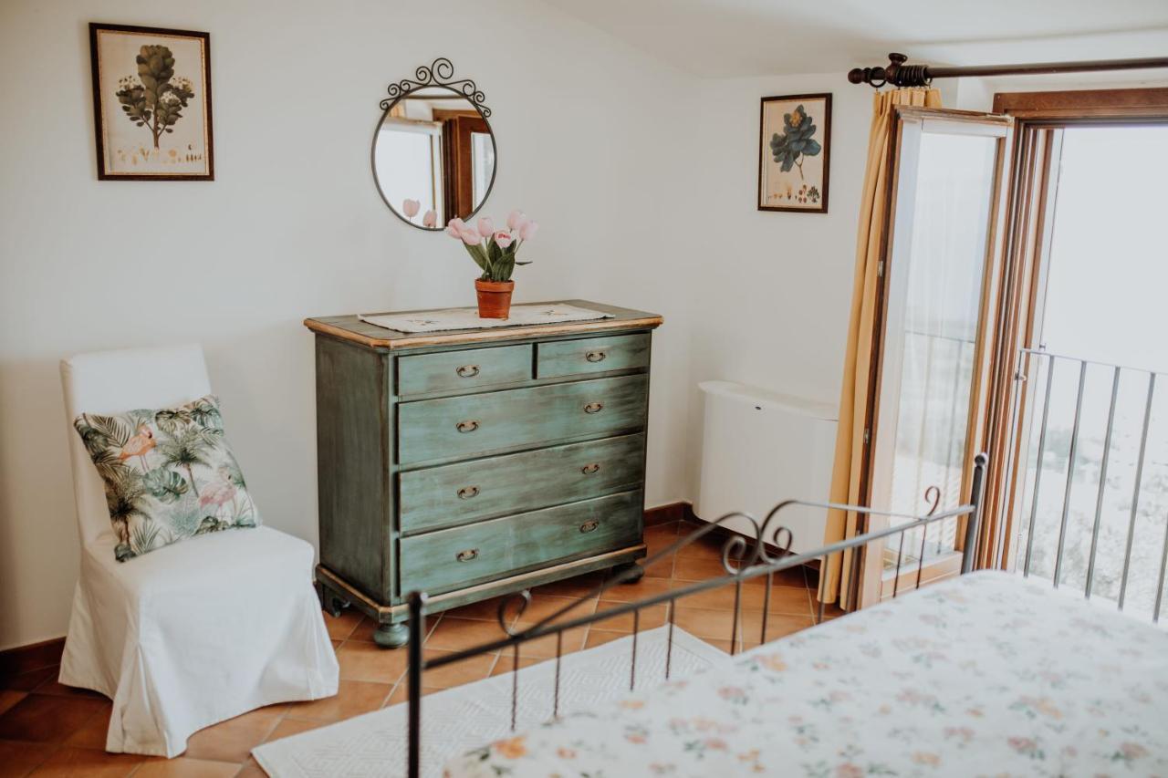 カプリオーリ Residenza Golfo Degli Uliviアパートホテル エクステリア 写真
